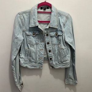 Forever21 crop light wash denim jacket size large fits like a medium